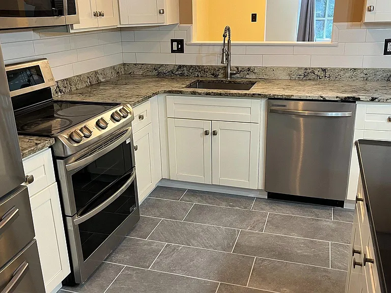 403 Woodside Cir — Photo 3