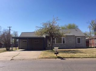 1016 W 2nd St, Liberal, KS 67901
