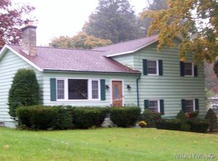 8828 Maple Dr, Rome, NY 13440