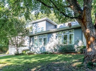 304 Sunnyvale Ln, Minnetonka, MN 55305