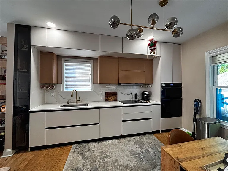 130 Dale St #1 — Photo 2
