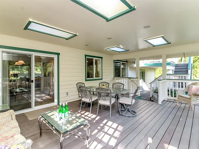 Spacious main deck off of dining room