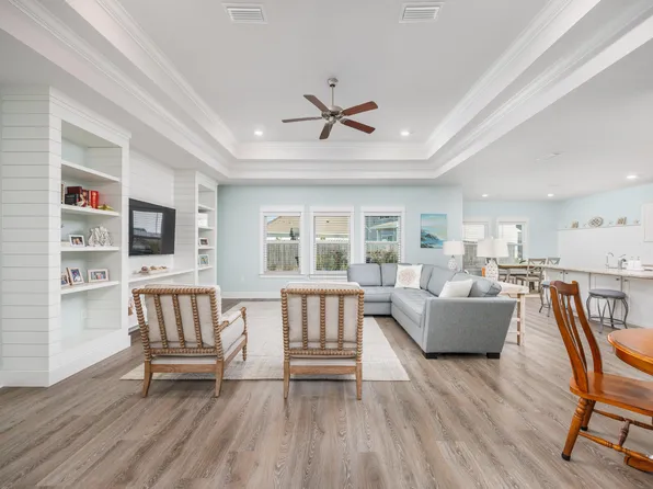 193 Perimeter Pl, Freeport, FL 32439