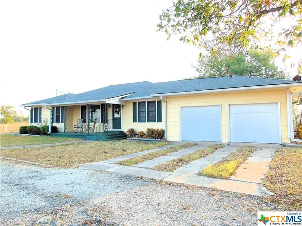 1462 State Highway 95 S, Shiner, TX 77984