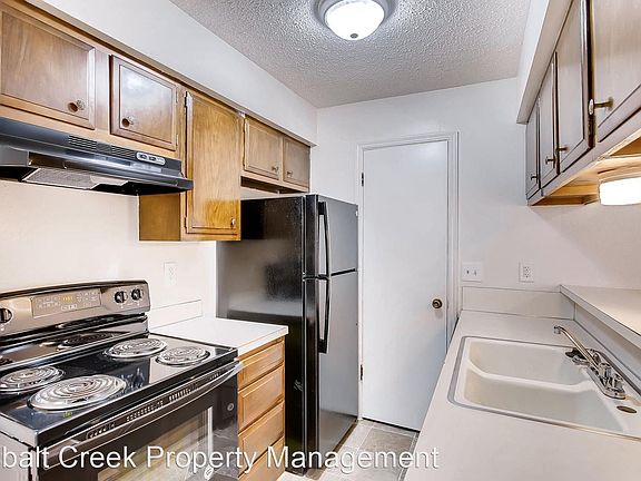 2nd image of 712 27th Ave #101