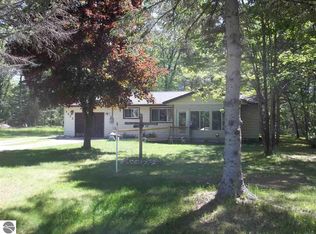 4432 N Bass Lake Rd, Hale, MI 48739