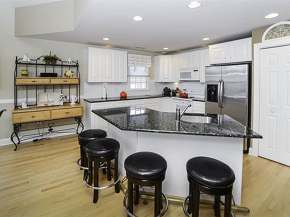 5th image of 2518 Wesley Ave #2