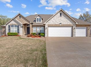 5804 Tower Ct, Bartlesville, OK 74006