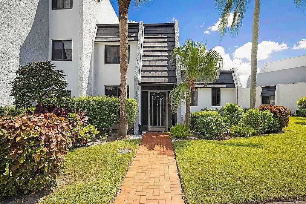 4238 Deste Court — The Fountains Country Club