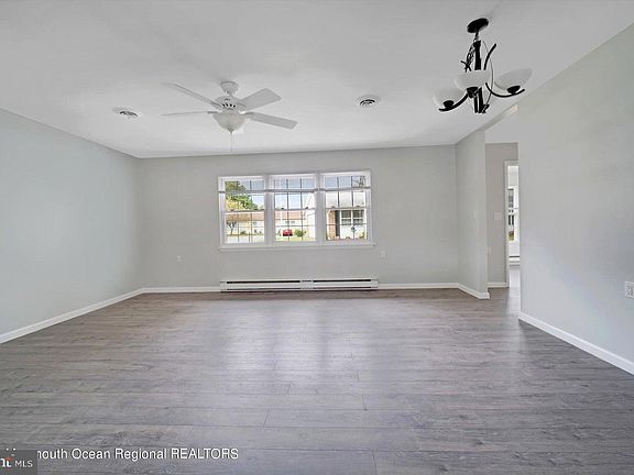 5th image of 138 Buckingham Dr