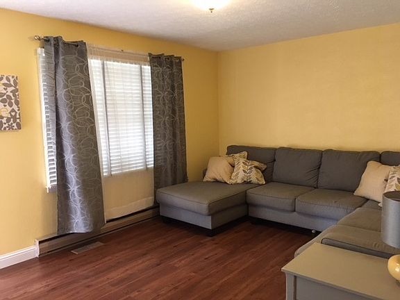5th image of 417 James St