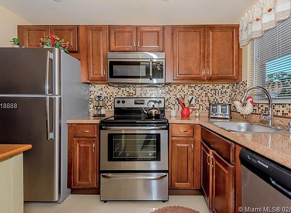 3rd image of 2831 E Sunrise Lakes Dr #201