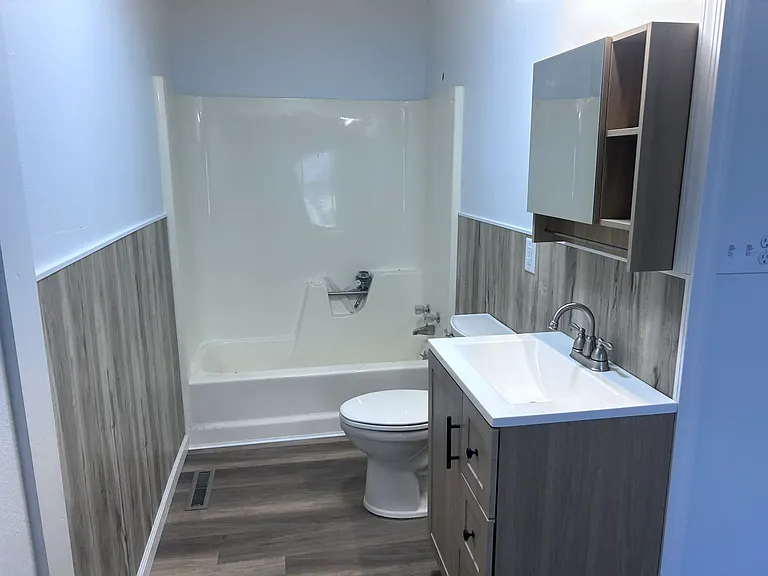 205 N Smith St — Photo 1