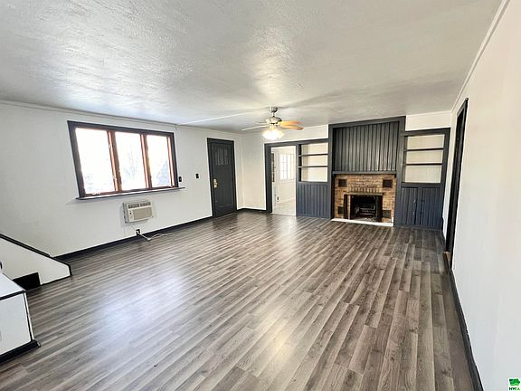 3rd image of 704 Grand Ave