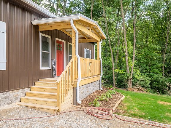 2nd image of 1188 Evergreen Way
