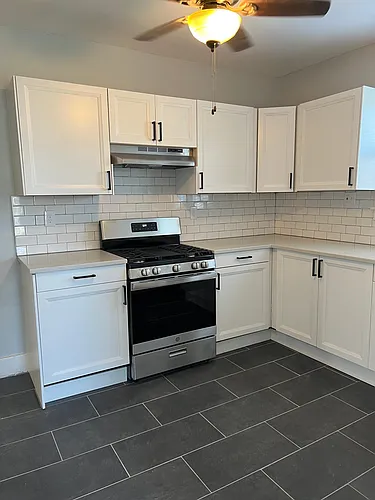 124 Oak St #1 Photo 1