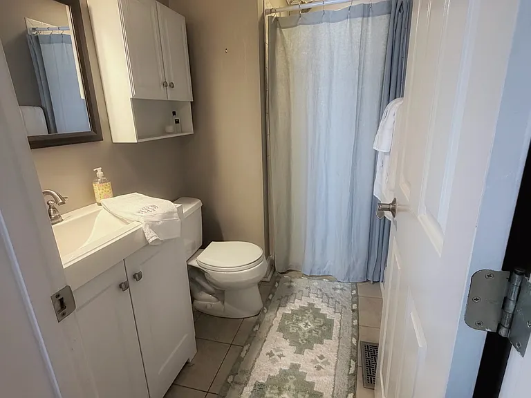 402 Pershing Rd — Photo 17