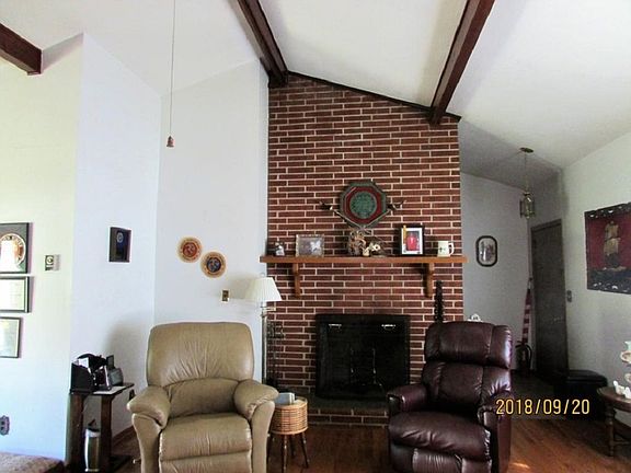 4th image of 1601 Brentwood Dr