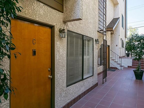 2nd image of 635 E Magnolia Blvd APT C