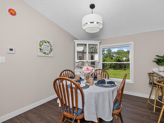 5th image of 107 Weldon Way