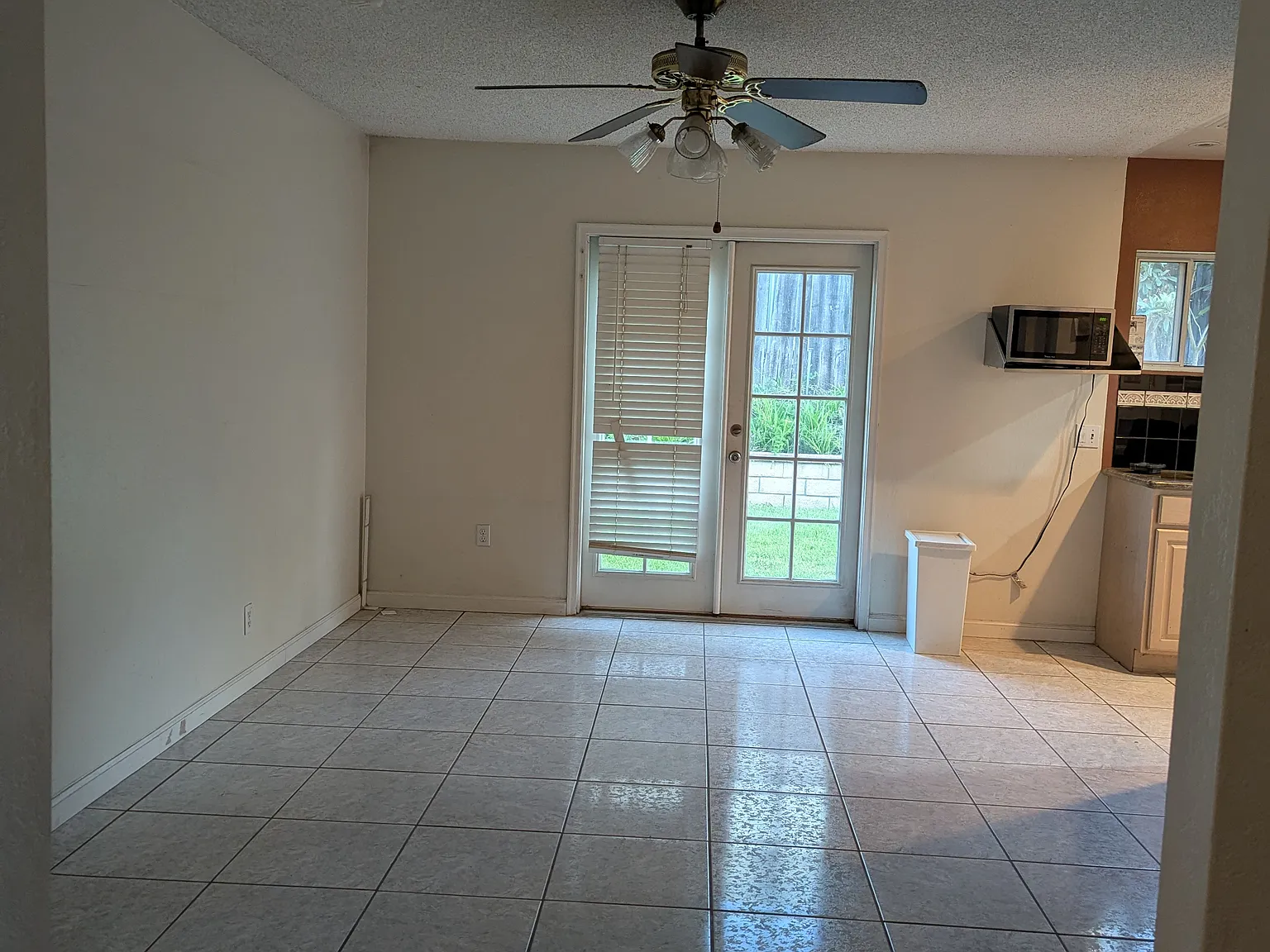 1113 Verona Pl — Photo 2