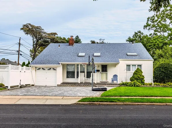 1103 Laux Place, Bellmore, NY 11710