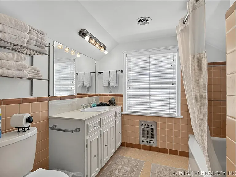 1525 Hillcrest Dr — Photo 31