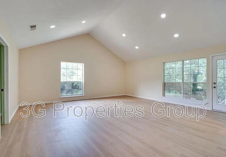 3937 Valley View Ln — Photo 21