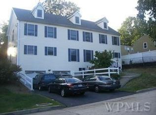 27 Overlook Rd, White Plains, NY 10605