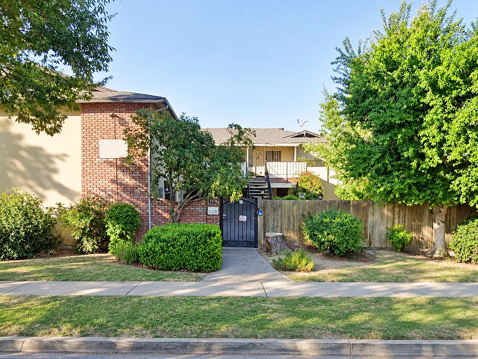 3349 E Sierra Madre Ave