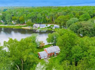 100 Fall Rd, Guilford, CT 06437