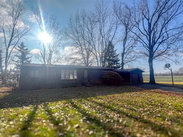 200 Paradise Ln, Belleville, IL 62220