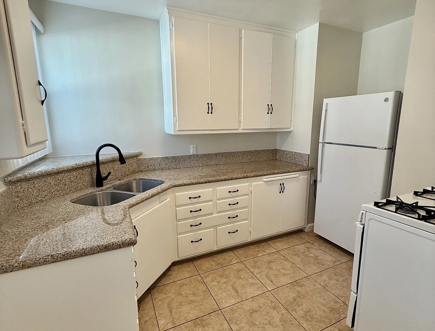 2 bed, $2,650 — Photo 2