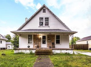 915 S Main St, Canton, IL 61520