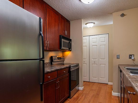 3rd image of 6155 Chasewood Pkwy APT 201