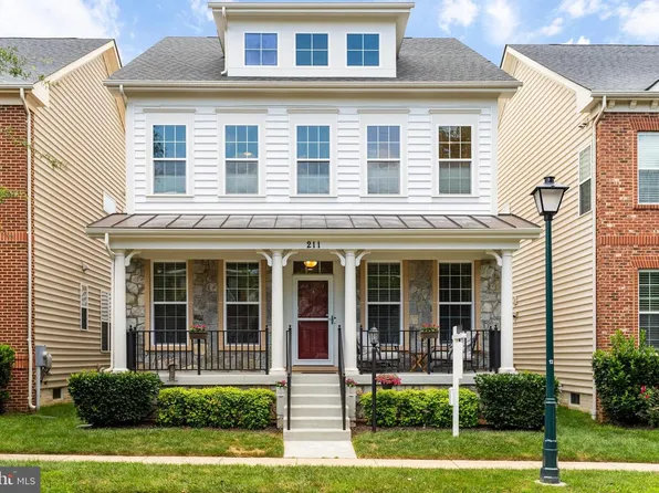 211 Winter Walk Dr, Gaithersburg, MD 20878