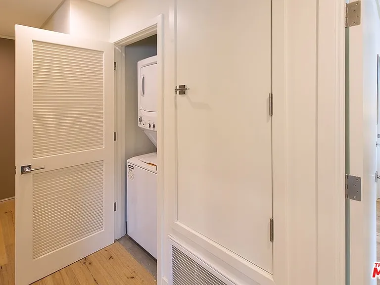 938 S Orange Grove Ave #405 — Photo 15