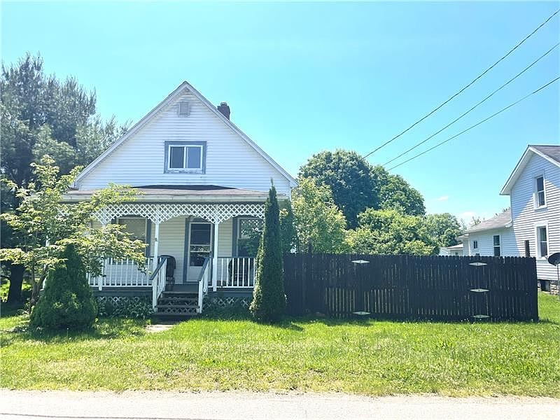 1st image of 406 E Prairie St