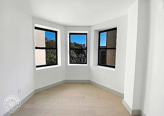 5th image of 317 Hawthorne St #6F