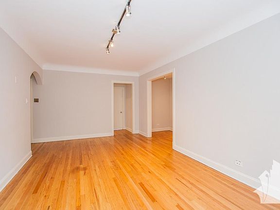 4th image of 2317 N Rockwell St #A2a