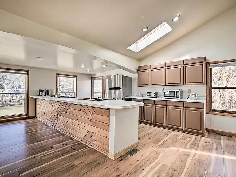 705 Morris Ave — Photo 7