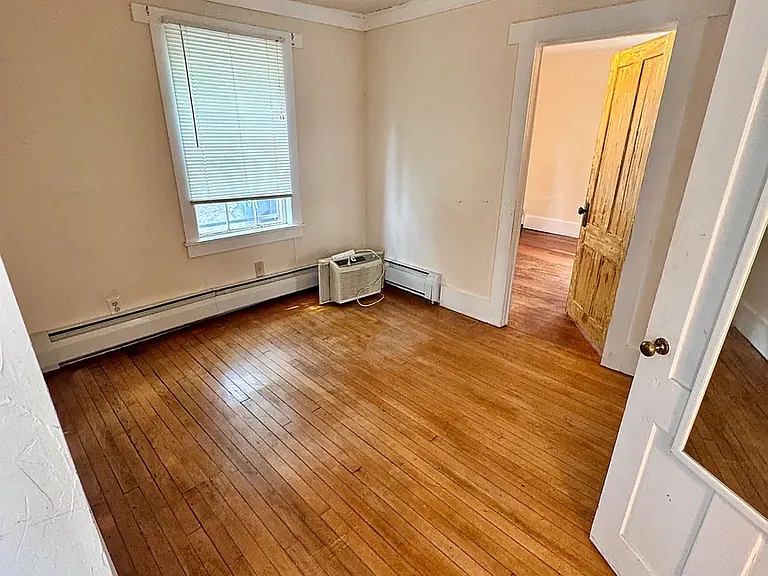 111 Rockwell St #A — Photo 2