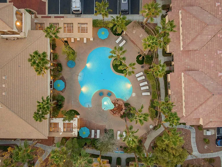 Resort at The Lakes — Photo 64