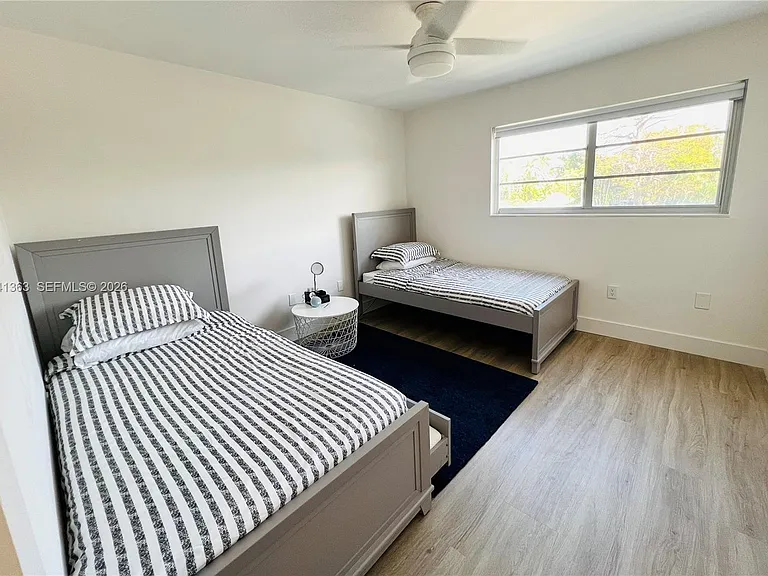 1900 Meridian Ave #306 — Photo 25