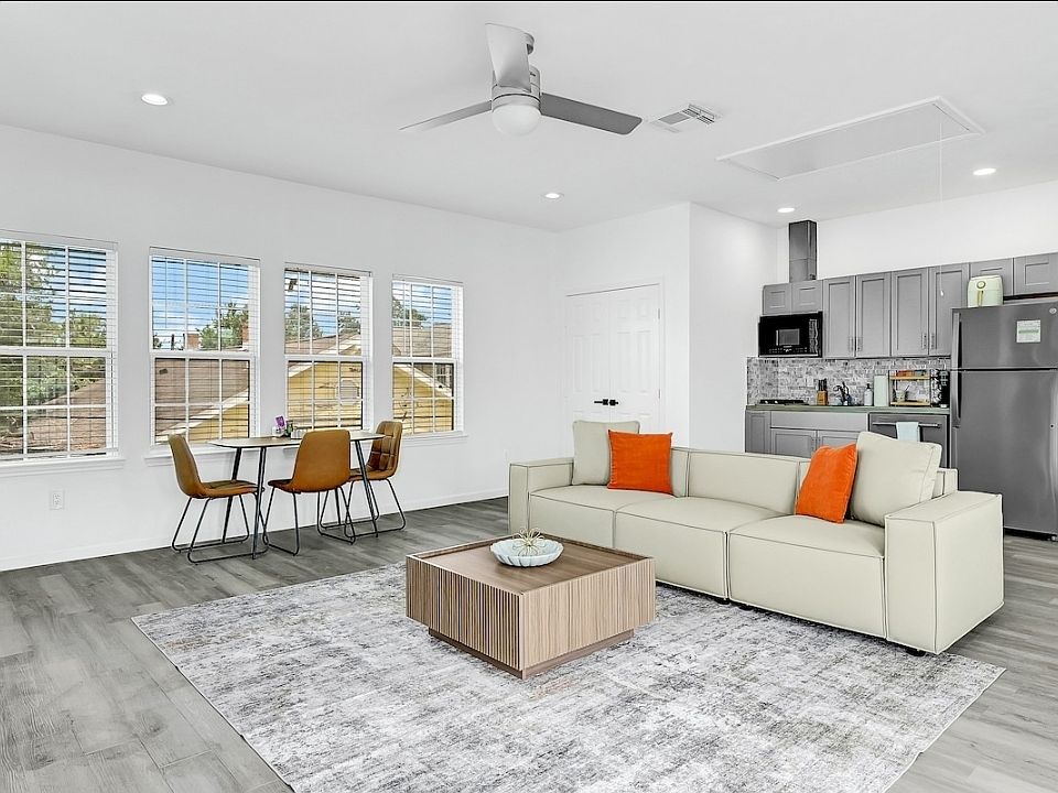 1st image of 3042 Milby St #2