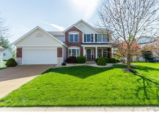 905 Oxford Trail Dr, Saint Peters, MO 63376