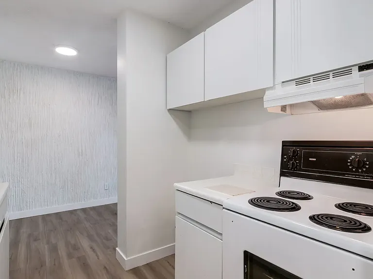 115 25th Ave SW #403 — Photo 26