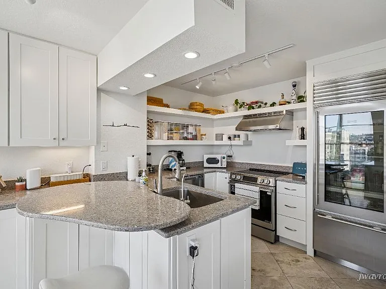 2040 Franklin St #1107 — Photo 6
