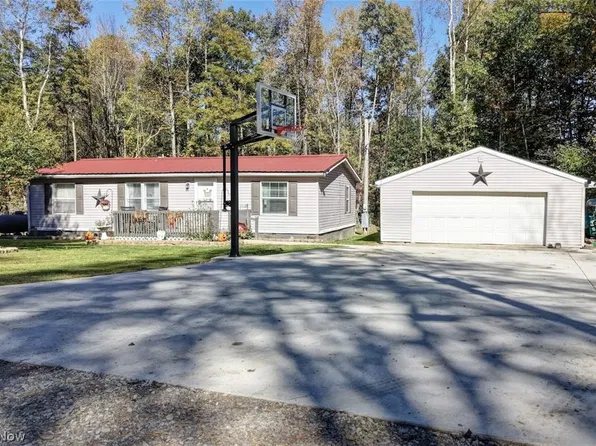 6791 Tracy Rd SE, Uhrichsville, OH 44683