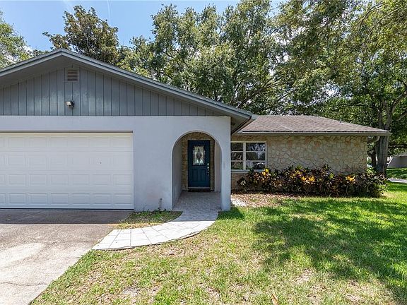 2nd image of 1701 Emerald Dr